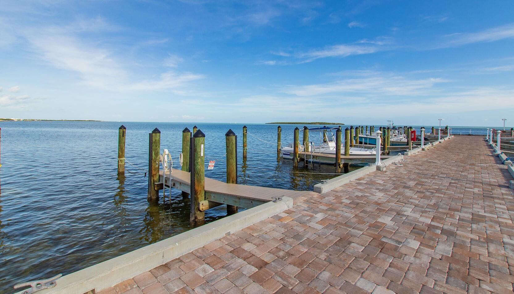 808 South Silver Circle Key Largo, FL 33037 - Photo 22 of 24 a view of balcony with ocean view