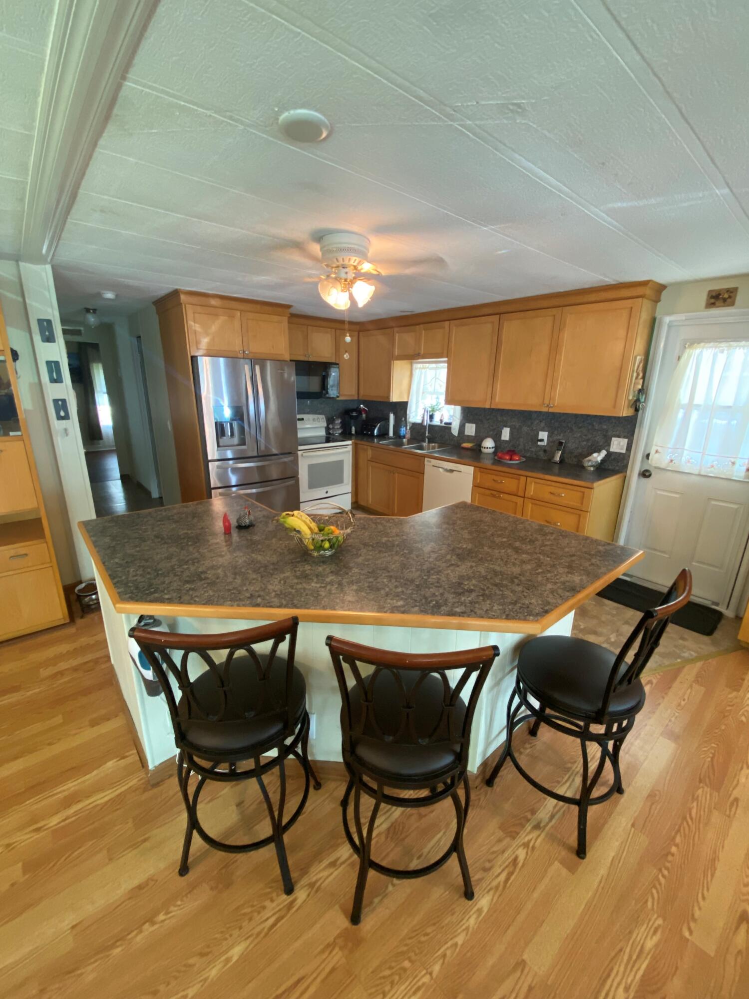 808 South Silver Circle Key Largo, FL 33037 - Photo 4 of 24 a view of a dining room with furniture