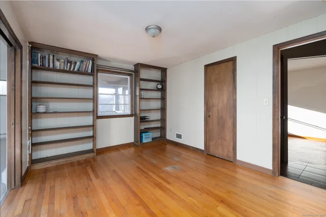 $309,900 | 39 Baron Lane, Torrington, CT 06790