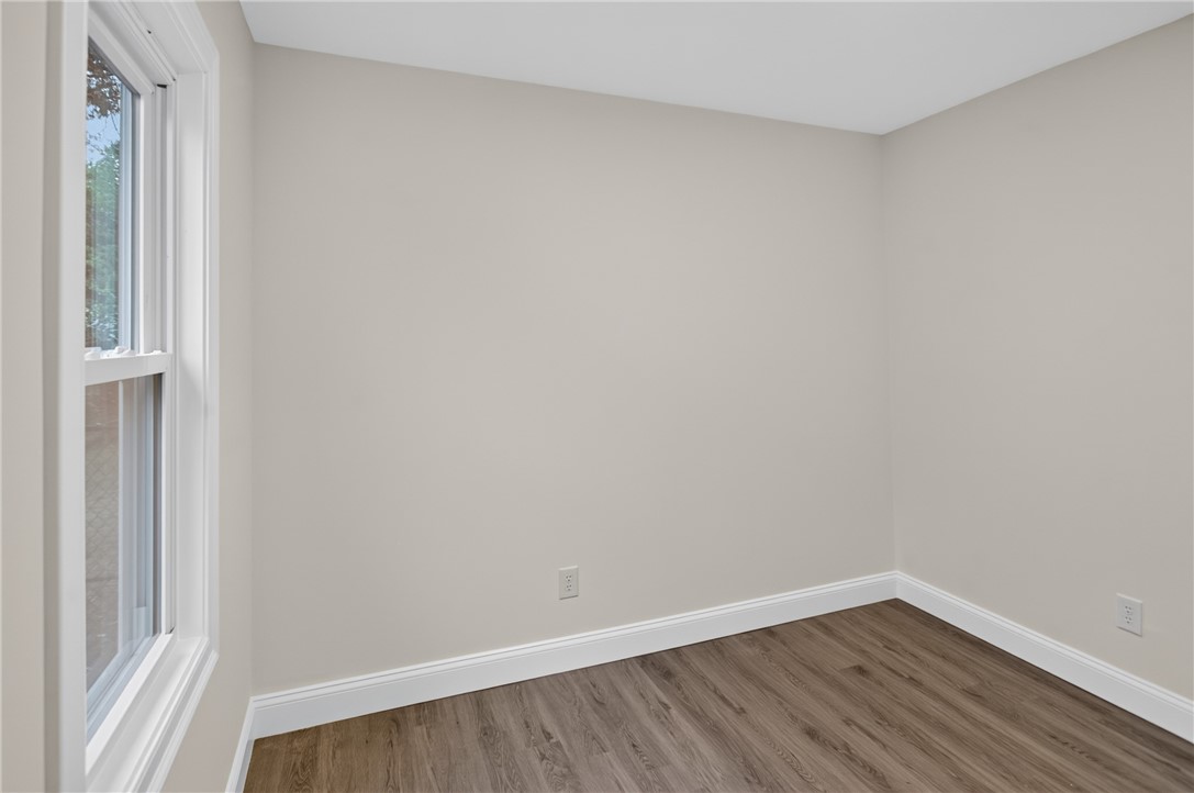 68 Uncas Street Warwick, RI 02889 - Photo 28 of 43