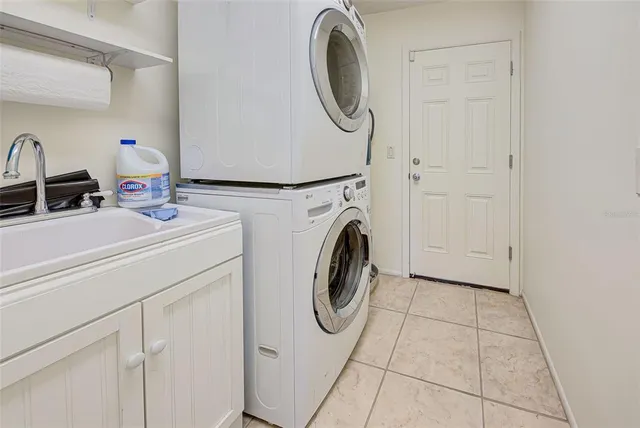 $5,000 | 3670 Emily Lane, Sarasota, FL 34238