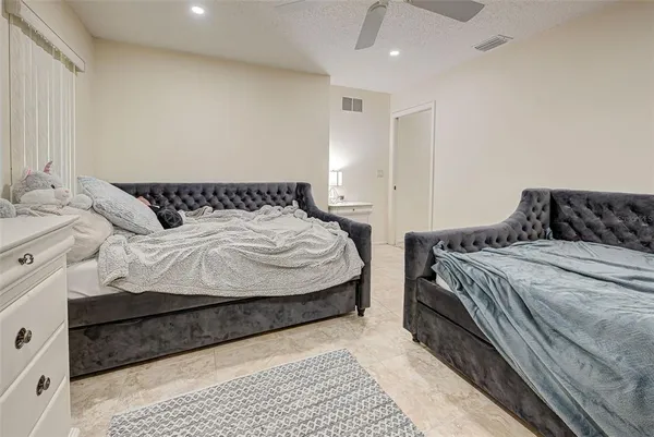 $5,000 | 3670 Emily Lane, Sarasota, FL 34238