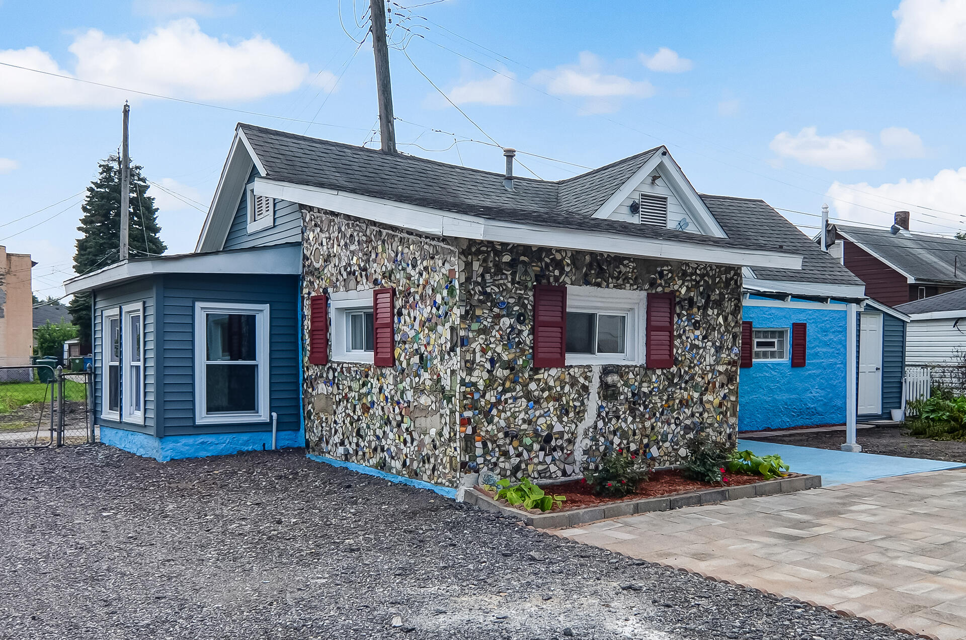 246 142nd Street Hammond, IN 46327 - Photo 2 of 30 1920x1272