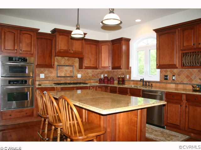 9011 Beaver Bridge Road Moseley, VA 23120 - Photo 4 of 10 Kitchen - Cherry and granite kitchen