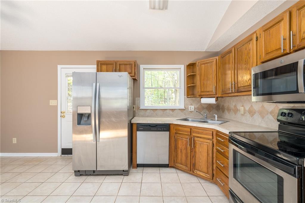 1003 Country Place Road Asheboro, NC 27203 - Photo 12 of 30 Gallery Image 12