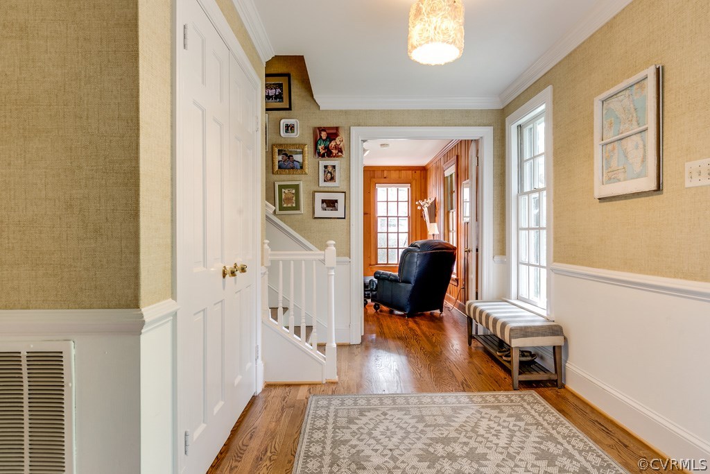 10300 Apache Road Richmond, VA 23235 - Photo 3 of 48 a living room with furniture and a table