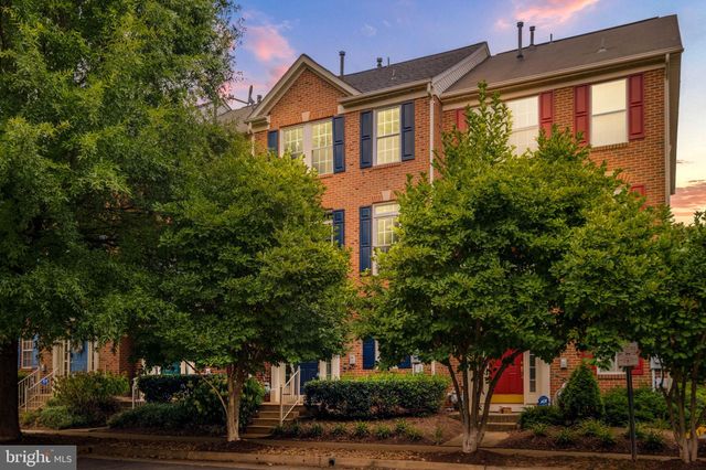 $875,000 | 2768 Manhattan Place, Vienna, VA 22180