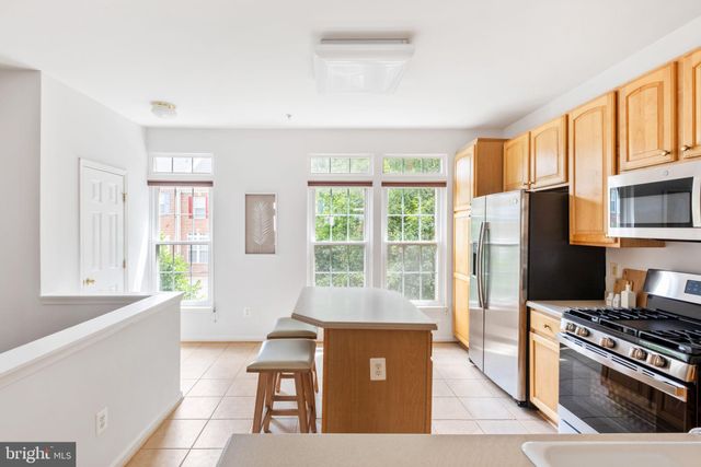 $875,000 | 2768 Manhattan Place, Vienna, VA 22180