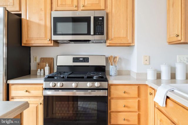 $875,000 | 2768 Manhattan Place, Vienna, VA 22180