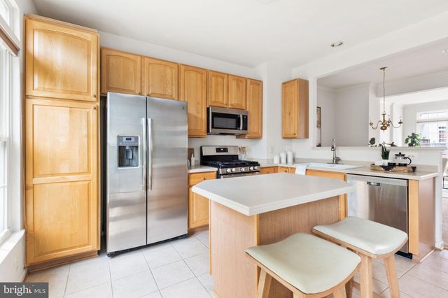 $875,000 | 2768 Manhattan Place, Vienna, VA 22180