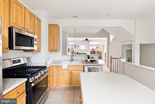 $875,000 | 2768 Manhattan Place, Vienna, VA 22180