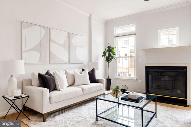 $875,000 | 2768 Manhattan Place, Vienna, VA 22180