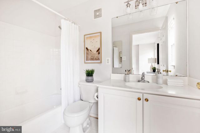 $875,000 | 2768 Manhattan Place, Vienna, VA 22180