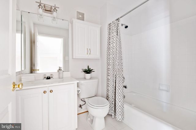 $875,000 | 2768 Manhattan Place, Vienna, VA 22180