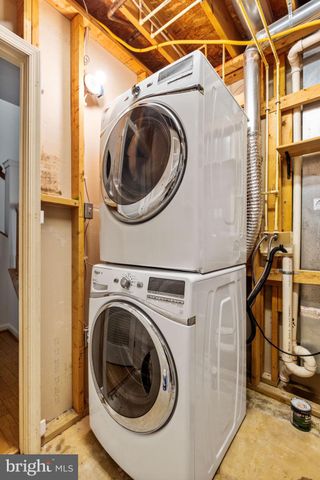 $875,000 | 2768 Manhattan Place, Vienna, VA 22180