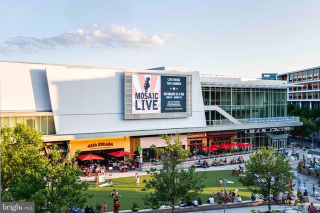 $875,000 | 2768 Manhattan Place, Vienna, VA 22180