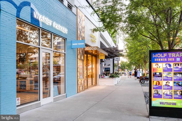 $875,000 | 2768 Manhattan Place, Vienna, VA 22180