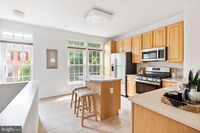 $875,000 | 2768 Manhattan Place, Vienna, VA 22180