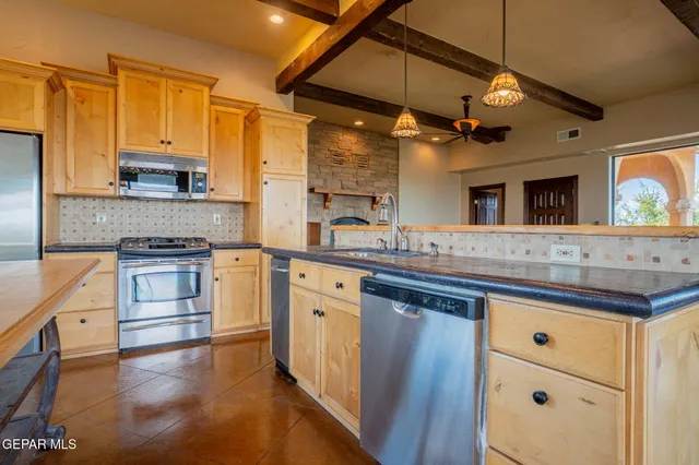 $475,000 | 6670 Camino Secreto, La Mesa, NM 88044