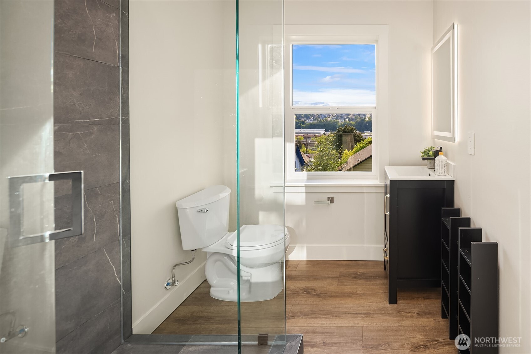 1307 West Boston Street Seattle, WA 98119 - Photo 19 of 30