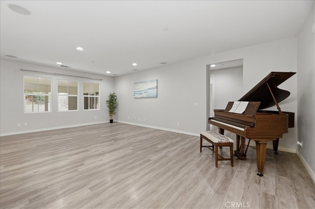 7688 Steamboat Street Riverside, CA 92507 - Photo 10 of 34 Living area