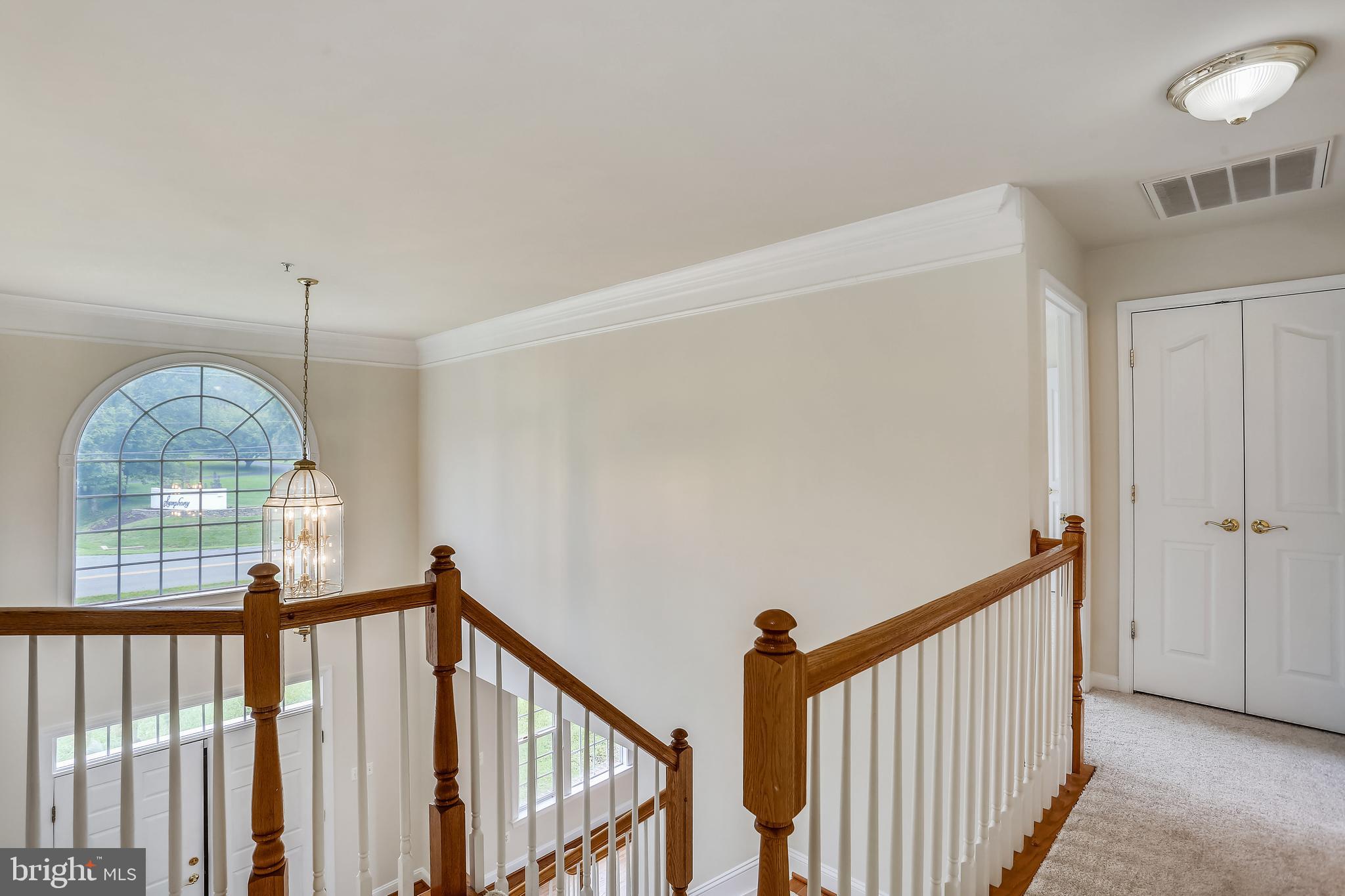22401 Goshen School Road Laytonsville, MD 20882 - Photo 47 of 122 upper landign area