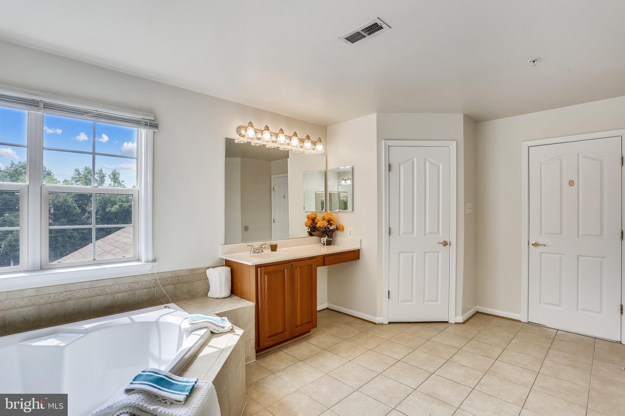 22401 Goshen School Road Laytonsville, MD 20882 - Photo 57 of 122 Master Bath