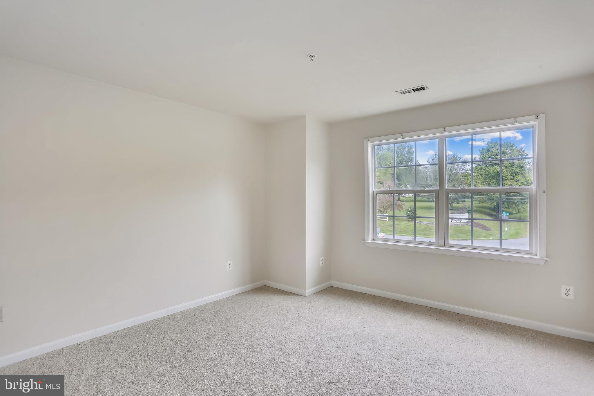 22401 Goshen School Road Laytonsville, MD 20882 - Photo 74 of 122 Sitting Area in master bedroom