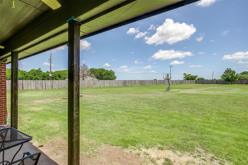 101 Springfield Lane Red Oak, TX 75165 - Photo 34 of 38 a view of an ocean from a window