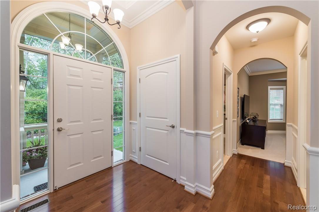 599 Merrill Court, Unit 27 Rochester, MI 48306 - Photo 2 of 23 Beautiful Entry