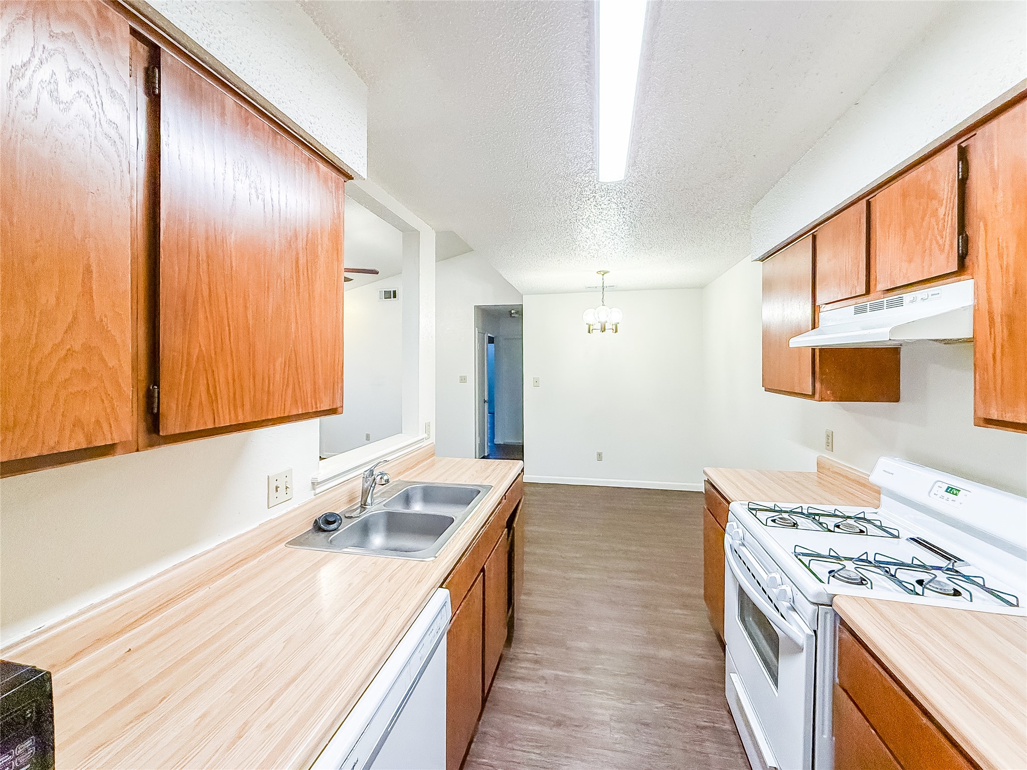 2014 Alex Avenue, Unit B Austin, TX 78728 - Photo 10 of 24 Kitchen