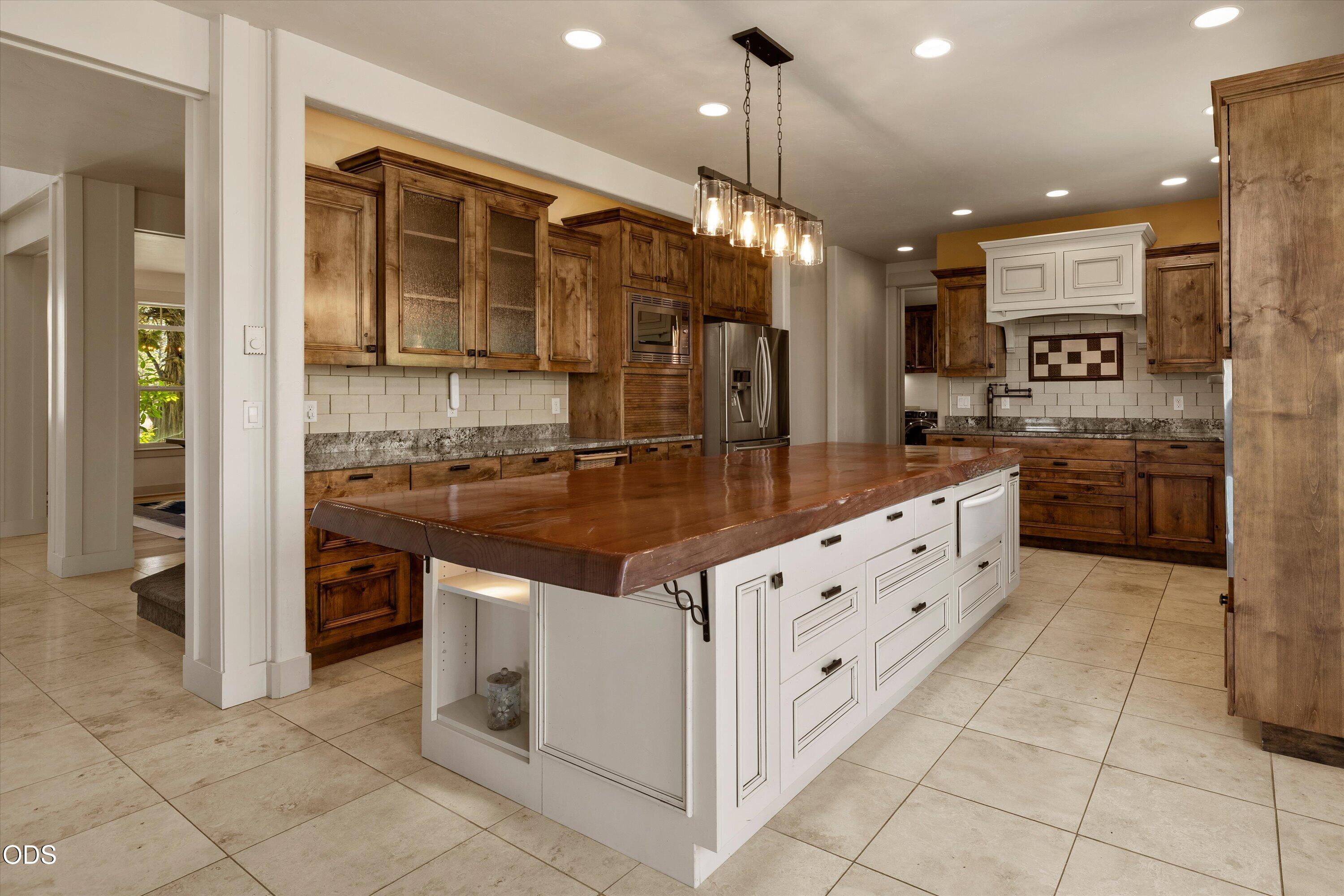 24442 Dodds Road Bend, OR 97701 - Photo 21 of 78 Gallery Image 21