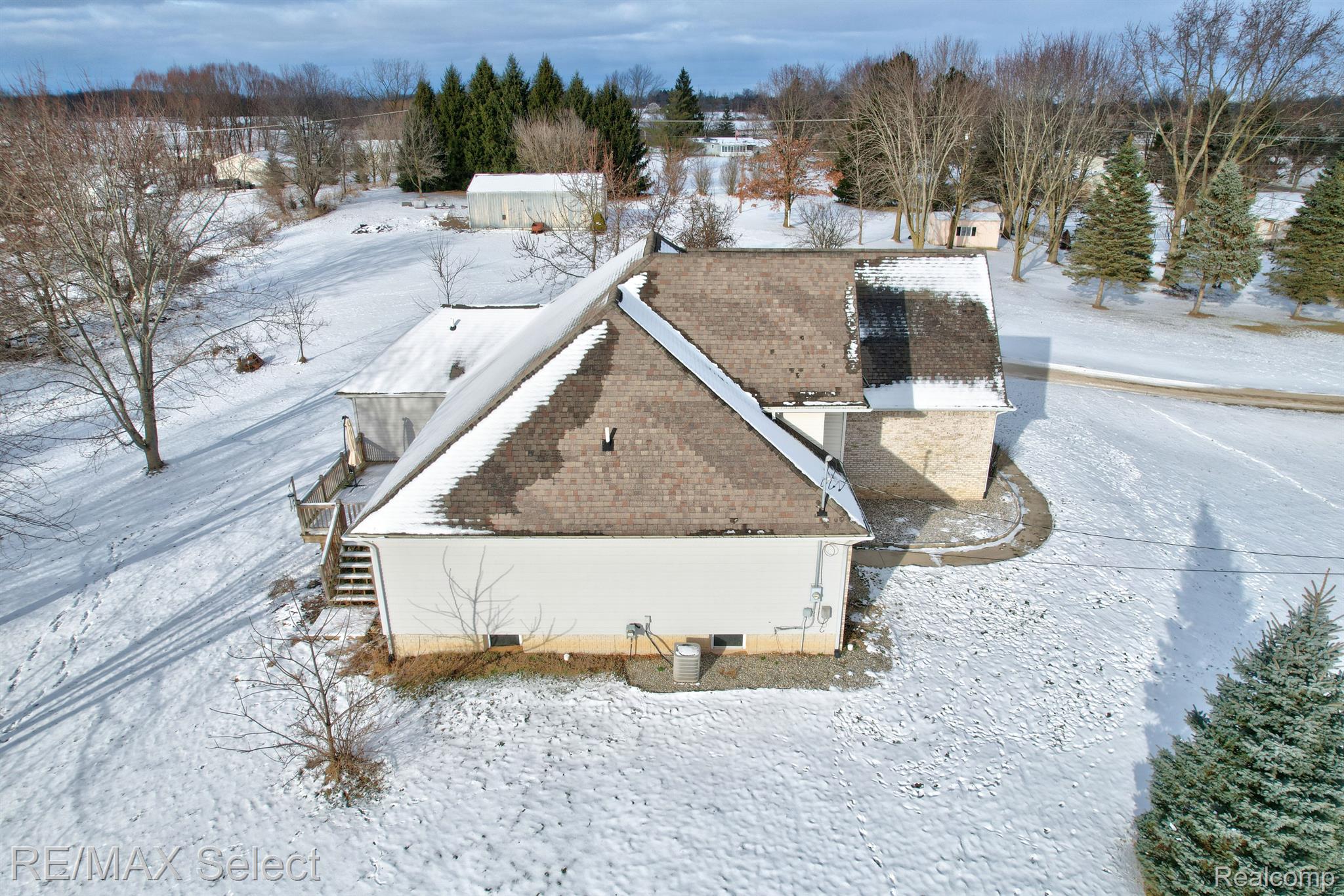 14088 North Hogan Road Linden, MI 48451 - Photo 31 of 33 Gallery Image 31