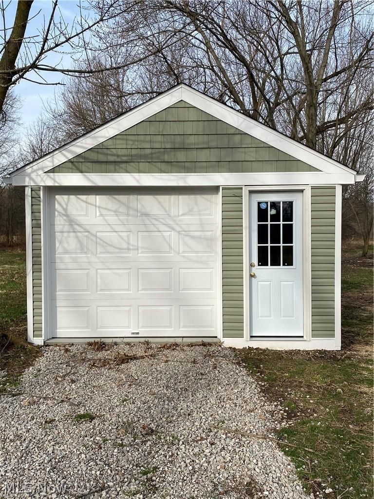 2803 State Road Vermilion, OH 44089 - Photo 3 of 28 Detached garage.