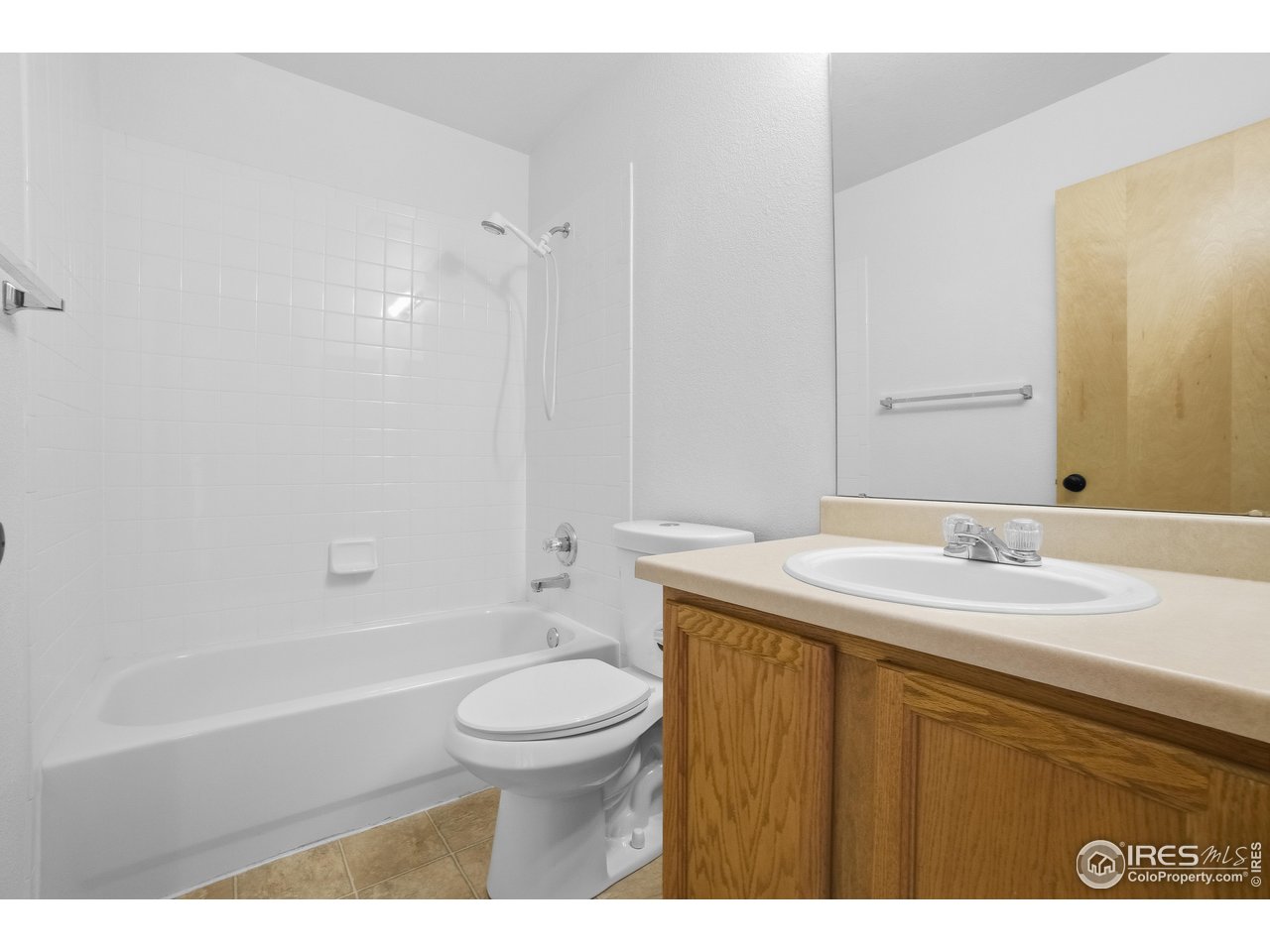 1215 Gaelic Place Fort Collins, CO 80524 - Photo 17 of 24 Full bath upstairs