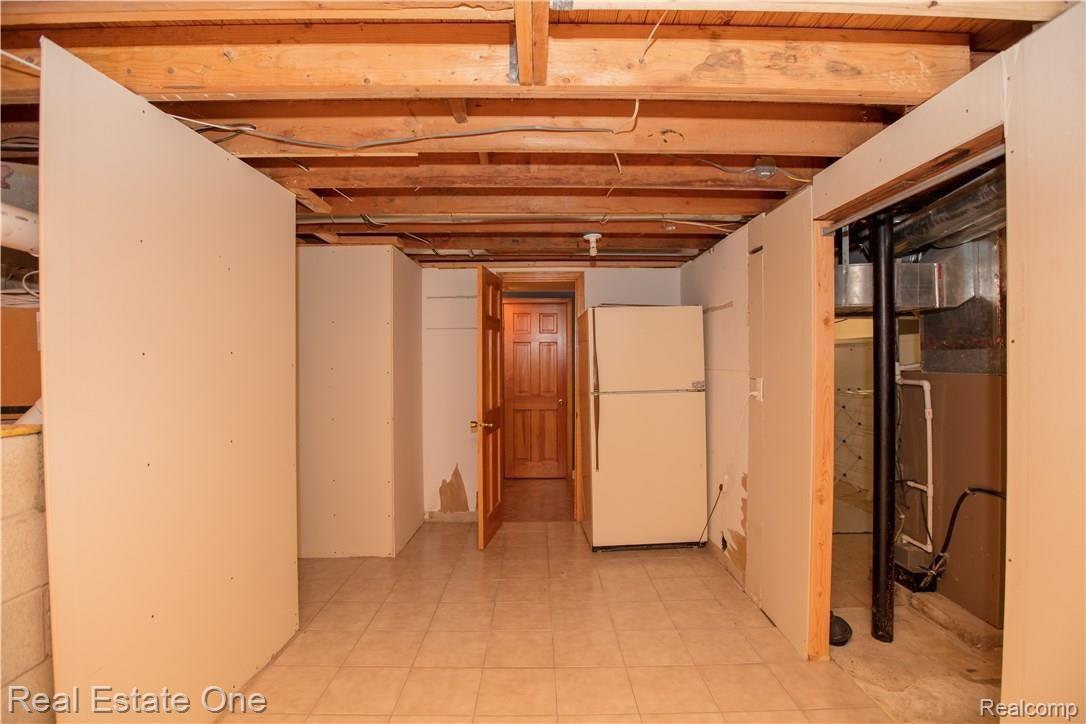 9160 Sashabaw Road Clarkston, MI 48348 - Photo 40 of 49 Lake House (128 of 44).jpg