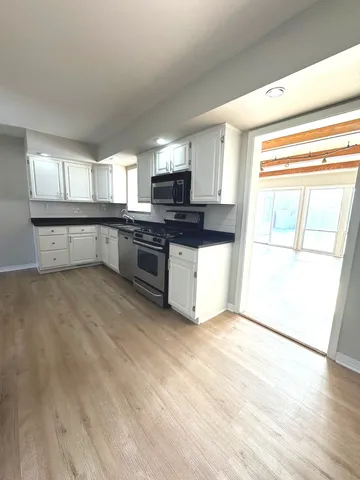 $346,000 | 1616 Glenwood Avenue, Joliet, IL 60435