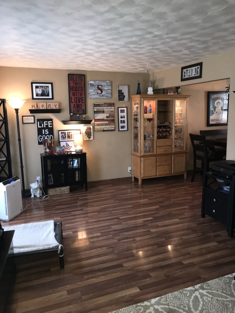1439 Surrey Road Batavia, IL 60510 - Photo 2 of 7 Gallery Image 2