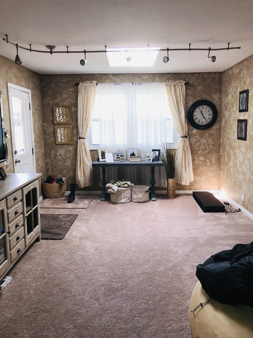 1439 Surrey Road Batavia, IL 60510 - Photo 5 of 7 Gallery Image 5