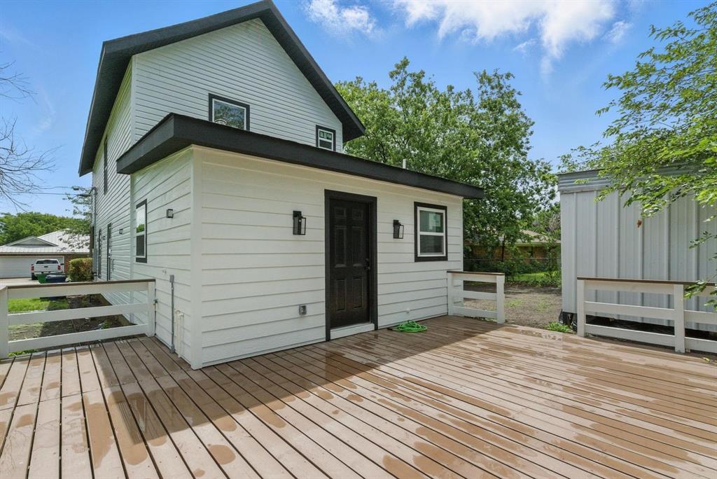 903 North Miller Street Decatur, TX 76234 - Photo 2 of 15 View of wooden deck