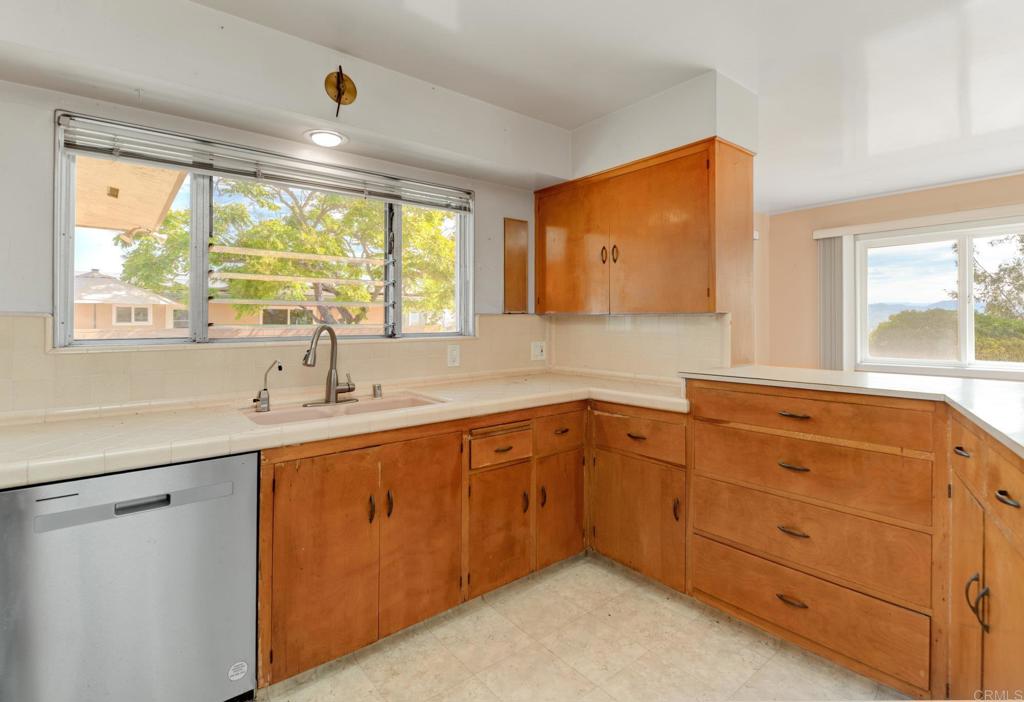 409 Aldwych Road El Cajon, CA 92020 - Photo 10 of 27 Gallery Image 10