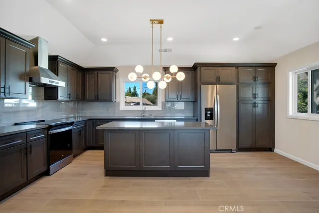 $8,500 | 7635 Fallbrook Avenue, West Hills, CA 91304