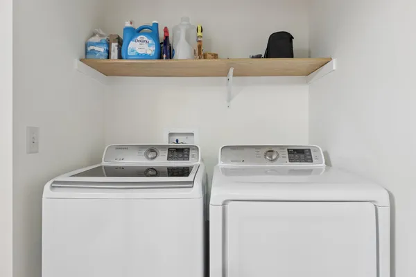 $195,000 | 1590 Parkwood Drive, Unit 207, Woodbury, MN 55125