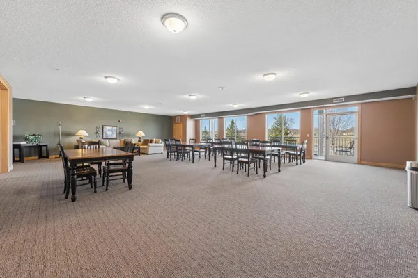 $195,000 | 1590 Parkwood Drive, Unit 207, Woodbury, MN 55125