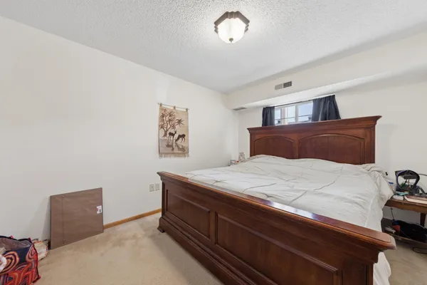 $195,000 | 1590 Parkwood Drive, Unit 207, Woodbury, MN 55125