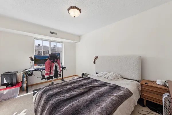 $195,000 | 1590 Parkwood Drive, Unit 207, Woodbury, MN 55125