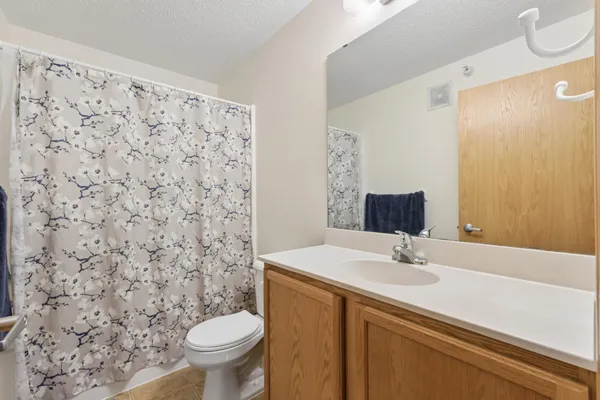 $195,000 | 1590 Parkwood Drive, Unit 207, Woodbury, MN 55125