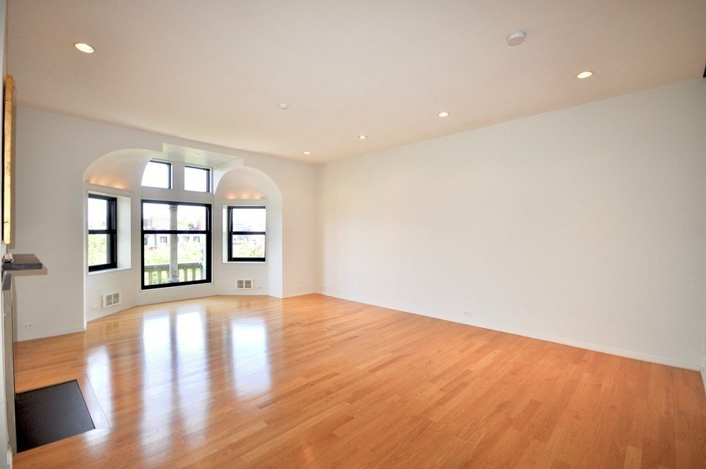 160 Commonwealth Avenue, Unit 513 Boston, MA 02116 - Photo 4 of 30