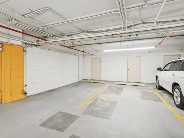 $339,900 | 8650 North Shermer Road, Unit 102, Niles, IL 60714