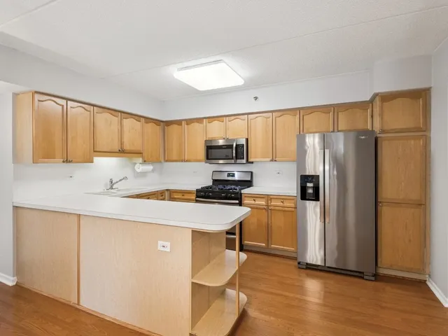 $339,900 | 8650 North Shermer Road, Unit 102, Niles, IL 60714